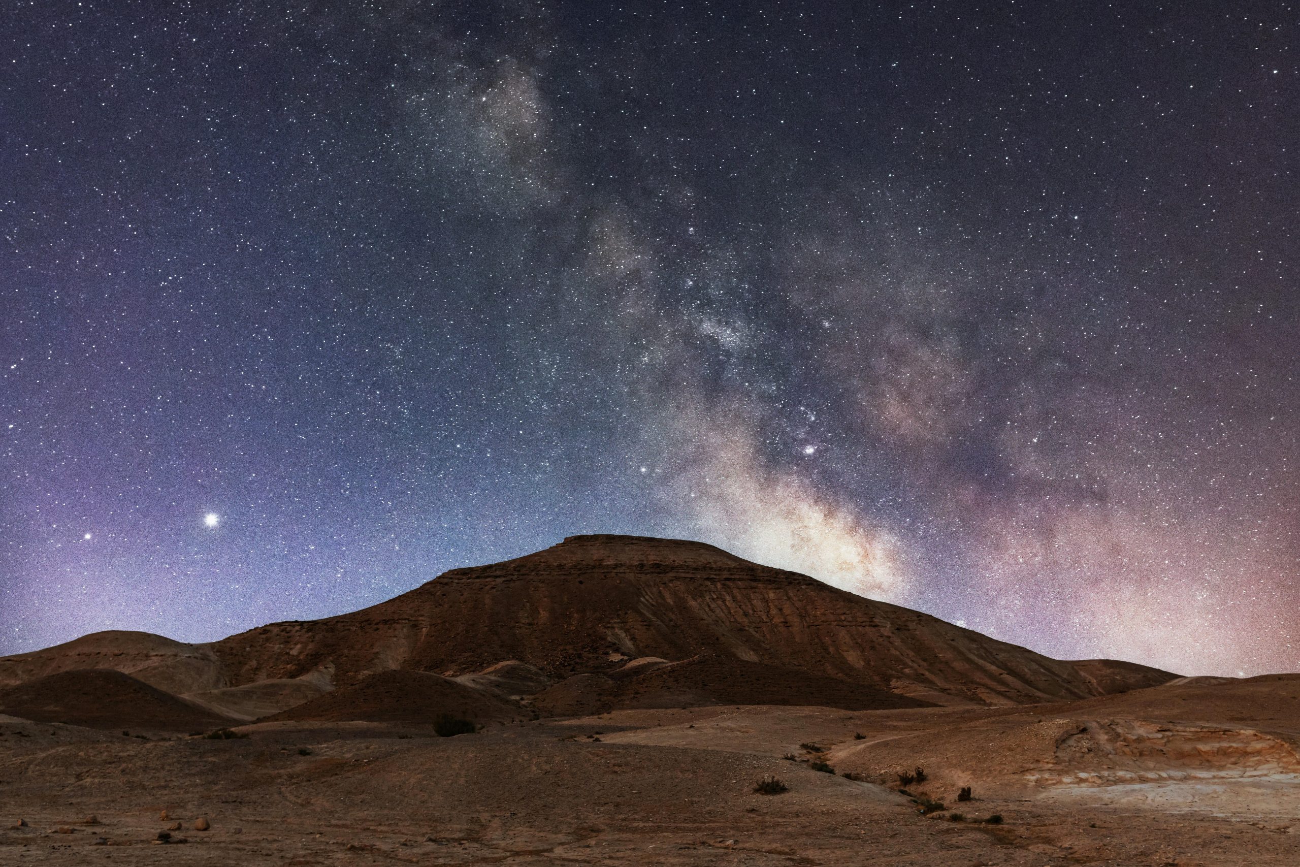 Starlit night sky over Kalahari hunting lodge viewed from Namakwari’s outdoor deck